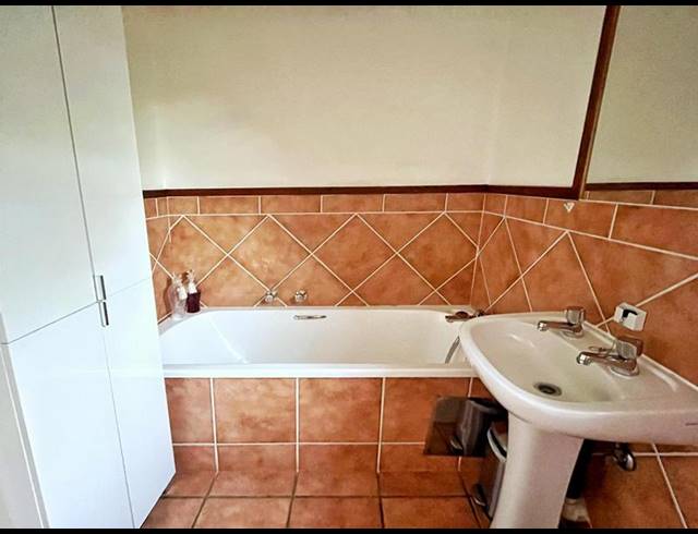 2 BEDROOM TOWNHOUSE FOR SALE IN DOUGLASDALE